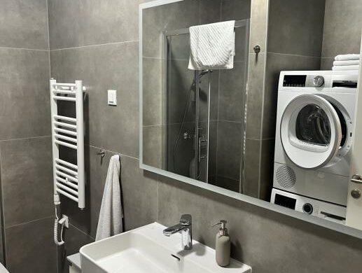 Luksuzan potpuno namješten stan 75 m² Trešnjevka (prodaja)